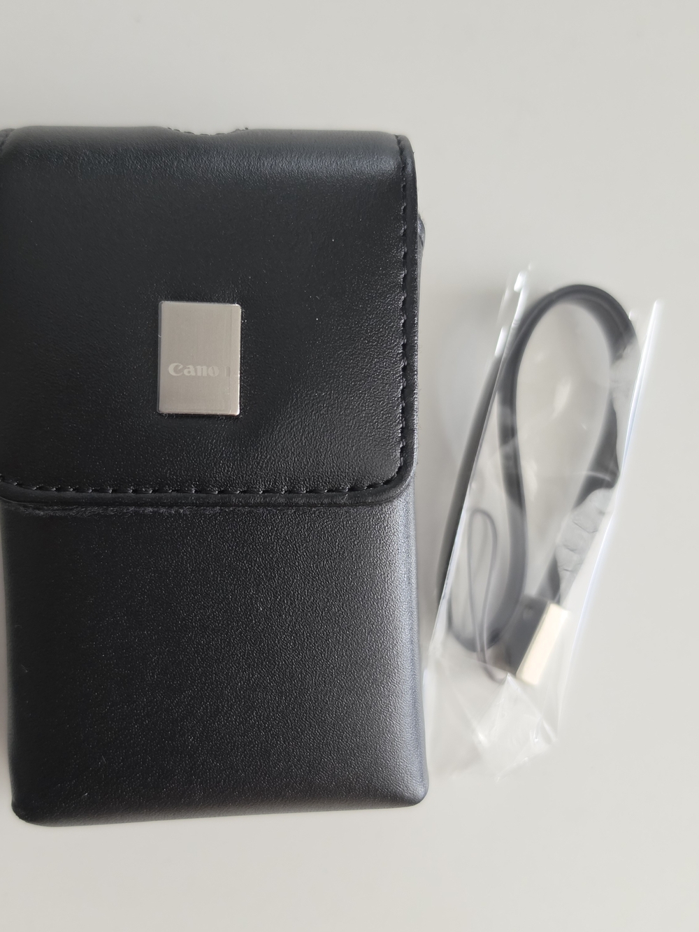 NIB Canon Deluxe Black Leather Camera Case PSC-55 with Wrist Strap - Picture 3 of 8